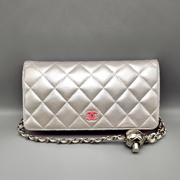 CHANEL Handbags - 🌸CHANEL Silver Wallet/Clutch 🌸